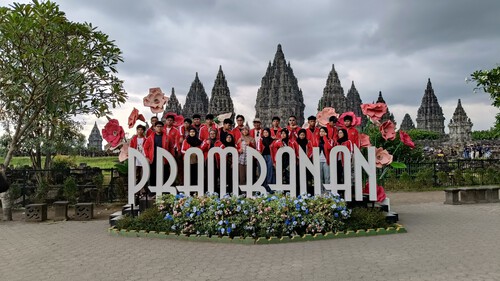 Rihlah Akhir Studi Kelas 9 MTs Pembangunan: Mengukir Kenangan di Yogyakarta 
